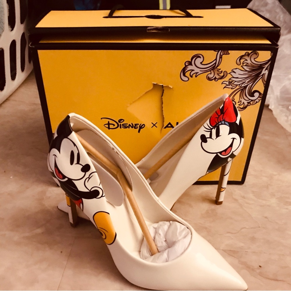 Disney 100 Minnie and Mickey Mouse size 6 new never worn